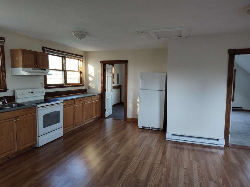 1273 1 Nh Tpke, Northwood NH  03261-3408 exterior