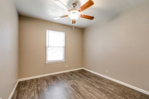 2214 Rifle Bend Dr, Georgetown TX  78626-8633 exterior