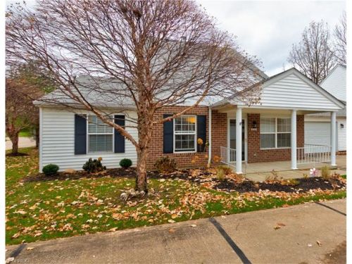 624 Creek Dr, Painesville, OH 44077-7705