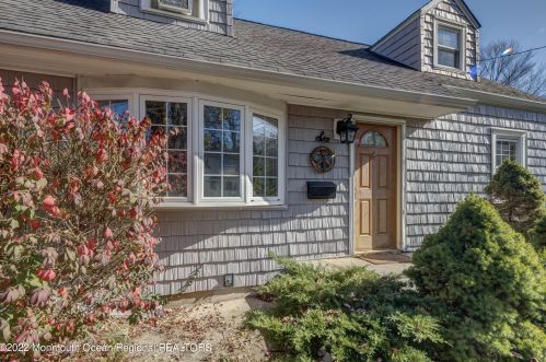 6 Elmwood Pl, Leonardo NJ  07737-1347 exterior