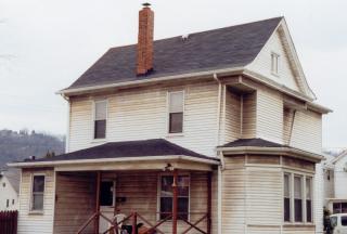 120 Hartrey St, Springdale, PA 15144-1708