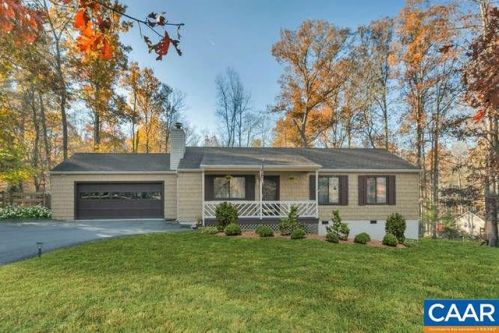 41 Laguna Rd, Bybee, VA 22963-2419