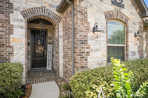 1406 Graystone Hills Dr, Conroe TX  77304-2332 exterior