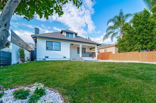 137 Altadena Dr, Altadena CA  91001-5104 exterior