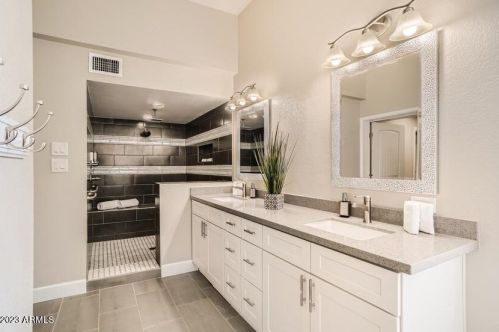 8007 7th Ave, Phoenix AZ  85021-5613 exterior