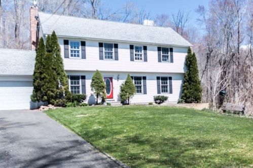 60 Glenwood Rd, North Branford, CT 06471-1525