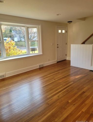 11 Senga Rd, Norwalk CT  06854-2520 exterior