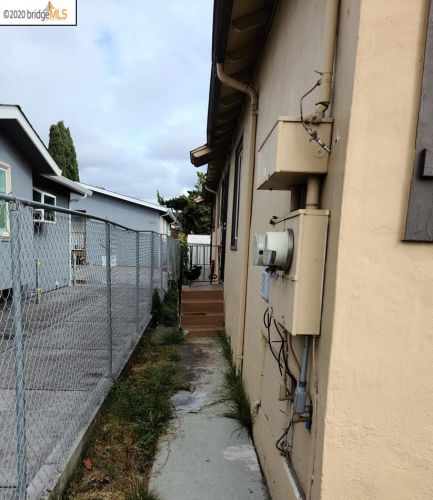 9326 Cherry St, Oakland CA  94603-1632 exterior