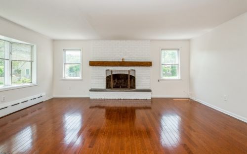 19 Dayton Cres, Bernardsville NJ  07924-2742 exterior