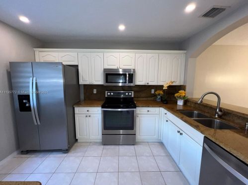 817 208th Dr, Hollywood FL  33029-2150 exterior