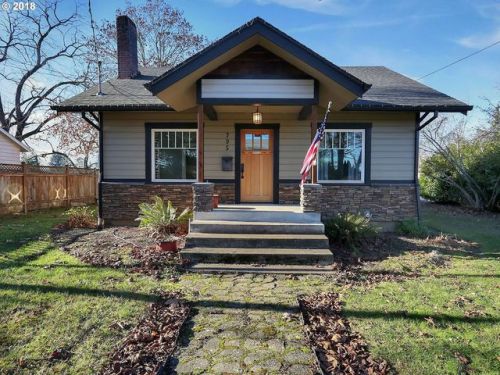 705 Settlemier Ave, Woodburn, OR 97071-5505
