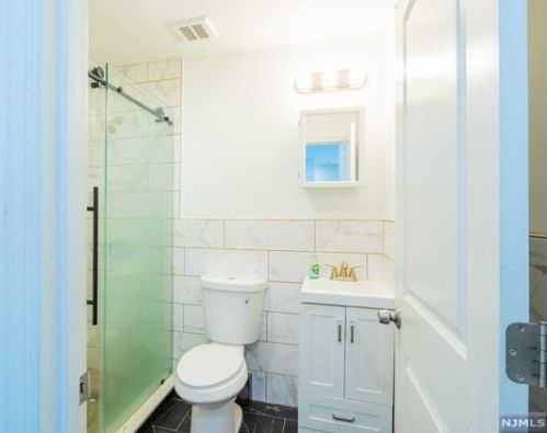 69 13 St, Newark NJ 07107-1108 exterior