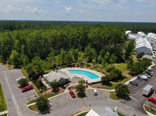 141 Sand Palm Rd, Freeport, FL 32439-3723