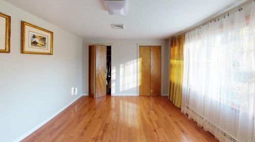 170 Giddings Ave, Windsor CT 06095-3743 exterior