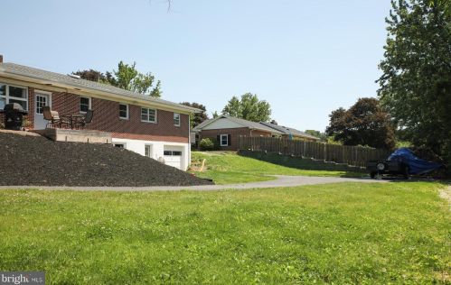602 Winding Hill Rd, Navy Sup Dpt PA  17055-4992 exterior
