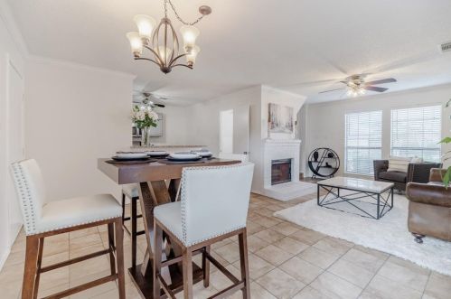 2213 Silverthorn Ln, Lewisville TX  75028-7246 exterior