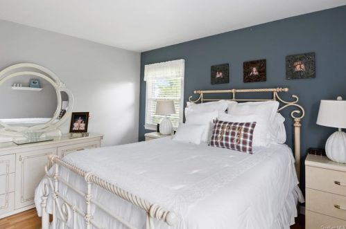 670 Secor Rd, Hartsdale NY  10530-1360 exterior