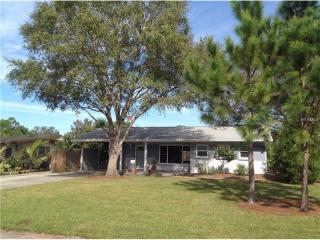 3841 Nottingham Dr, Sarasota, FL 34235-8049