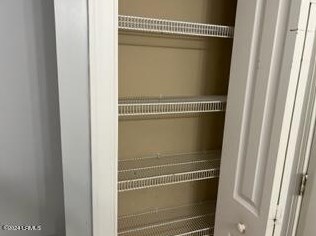 31 Wintergreen Dr, Beaufort SC  29906-8993 exterior