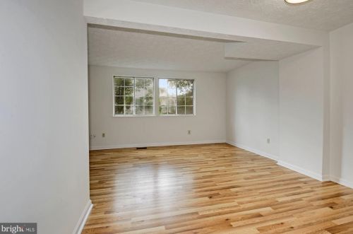 2853 Middleboro Dr, Falls Church VA  22042-4403 exterior