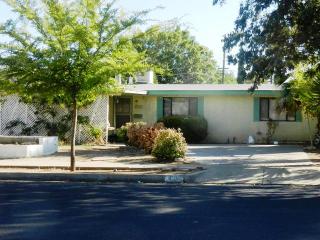 856 North Way, London, CA 93618-1721