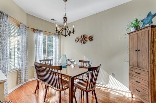 28 Academy Ct, Bedminster NJ  07921-1821 exterior