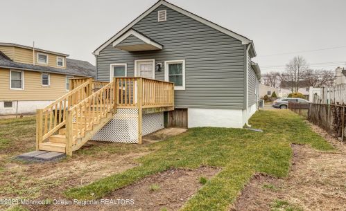 25 Monmouth Ave, Middletown NJ  07748-5732 exterior