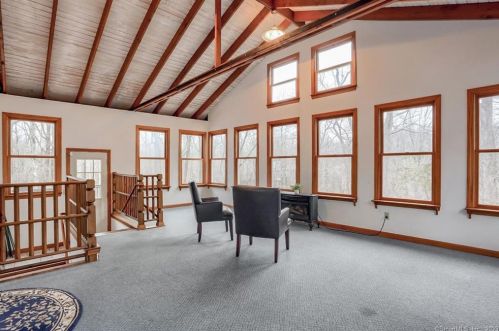 8 Thunder Ridge Rd, Sandy Hook CT  06482-1643 exterior