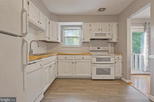 5709 Noland Rd, Woodbridge VA  22193-4110 exterior