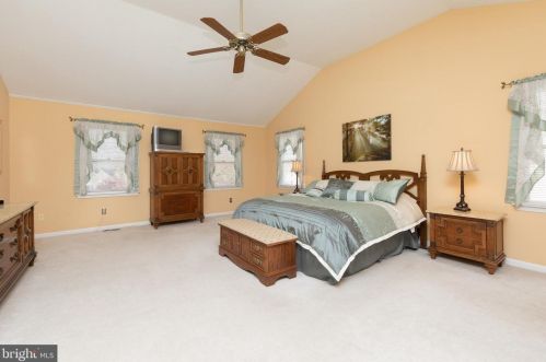 718 Meadowcreek Cir, Prospectville PA 19002-2074 exterior