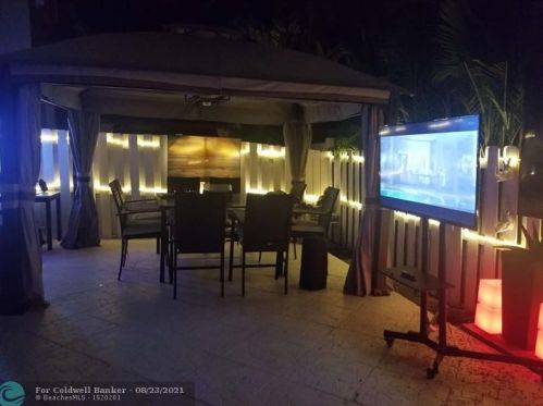 17051 36th Ct, Hollywood, FL 33027-4549