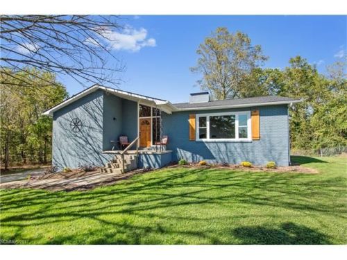 28 Spaulding Dr, Biltmore Lake, NC 28715-9439
