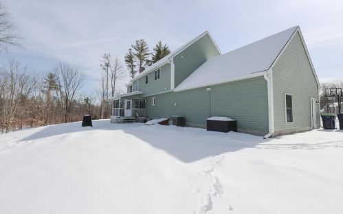 39 Bradford Cir, Hillsboro NH  03244-4864 exterior