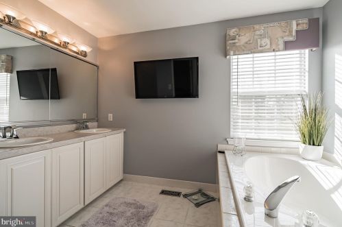 1801 Arbor Ct, Jamison PA  18929-1672 exterior