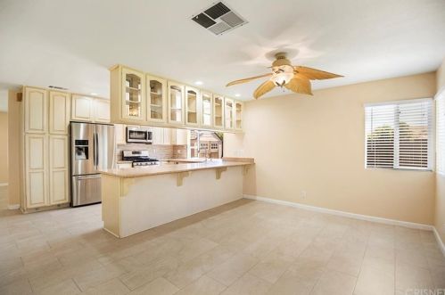 14666 Hydrangea Way, Santa Clarita CA  91387-1528 exterior