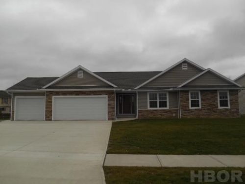 18700 Treetop Dr, Findlay, OH 45840-9467