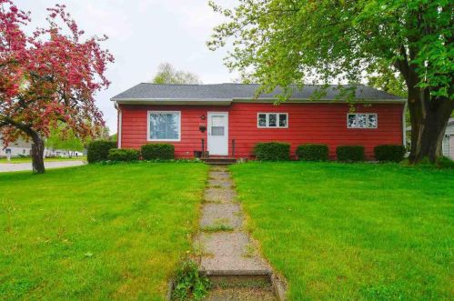 942 7th Ave, Sturgeon Bay, WI 54235-2026