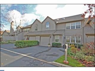 43 Manchester Ct, Berwyn, PA 19312-1863