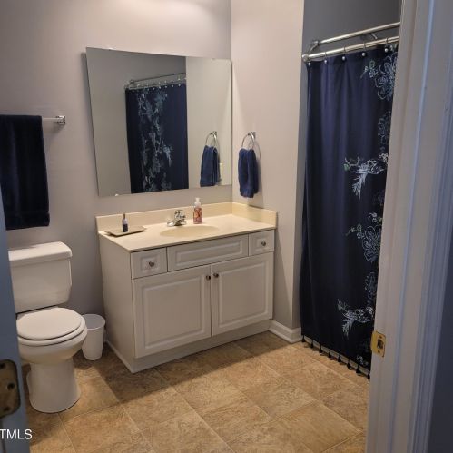3015 Winston Dr, Burlington NC  27215-9180 exterior