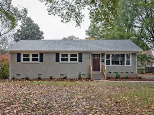 1939 Sandhurst Dr, Charlotte, NC 28205-3316