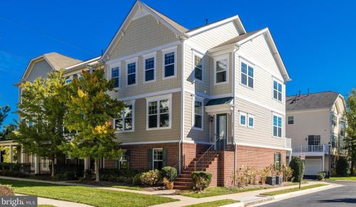 131 Anthem Ave, Herndon, VA 20170-5163