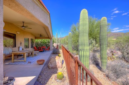 2001 Flying Q Ln, Tucson AZ  85713-6726 exterior