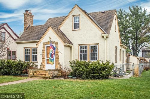 1412 Iowa Ave, Saint Paul, MN 55108-2124