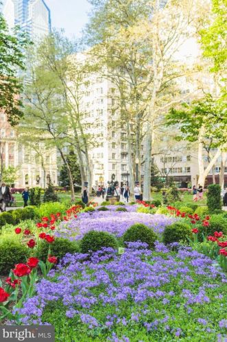 130 18th St, Philadelphia PA 19103-4923 exterior