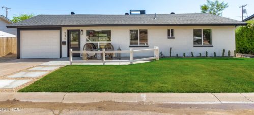 231 El Camino Dr, Phoenix AZ  85020-3515 exterior