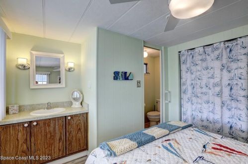 925 Hawthorn Cir, Sebastian FL  32976-7500 exterior