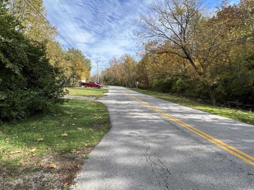 14 Vivian Dr, Florence KY  41042-9742 exterior