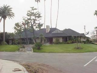 1780 Glenwood Dr, Bakersfield CA  93306-4230 exterior