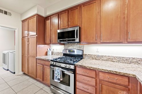 23860 Toscana Dr, Santa Clarita CA  91354-3015 exterior