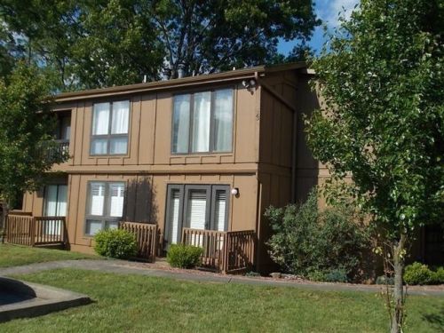 7 Woodson Cove Dr, Bronston, KY 42518-9453